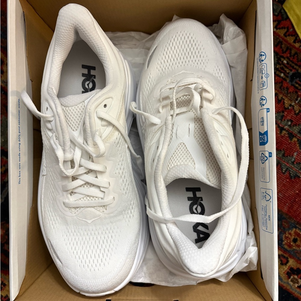 Hoka All-White Bondi 9 Sneakers
